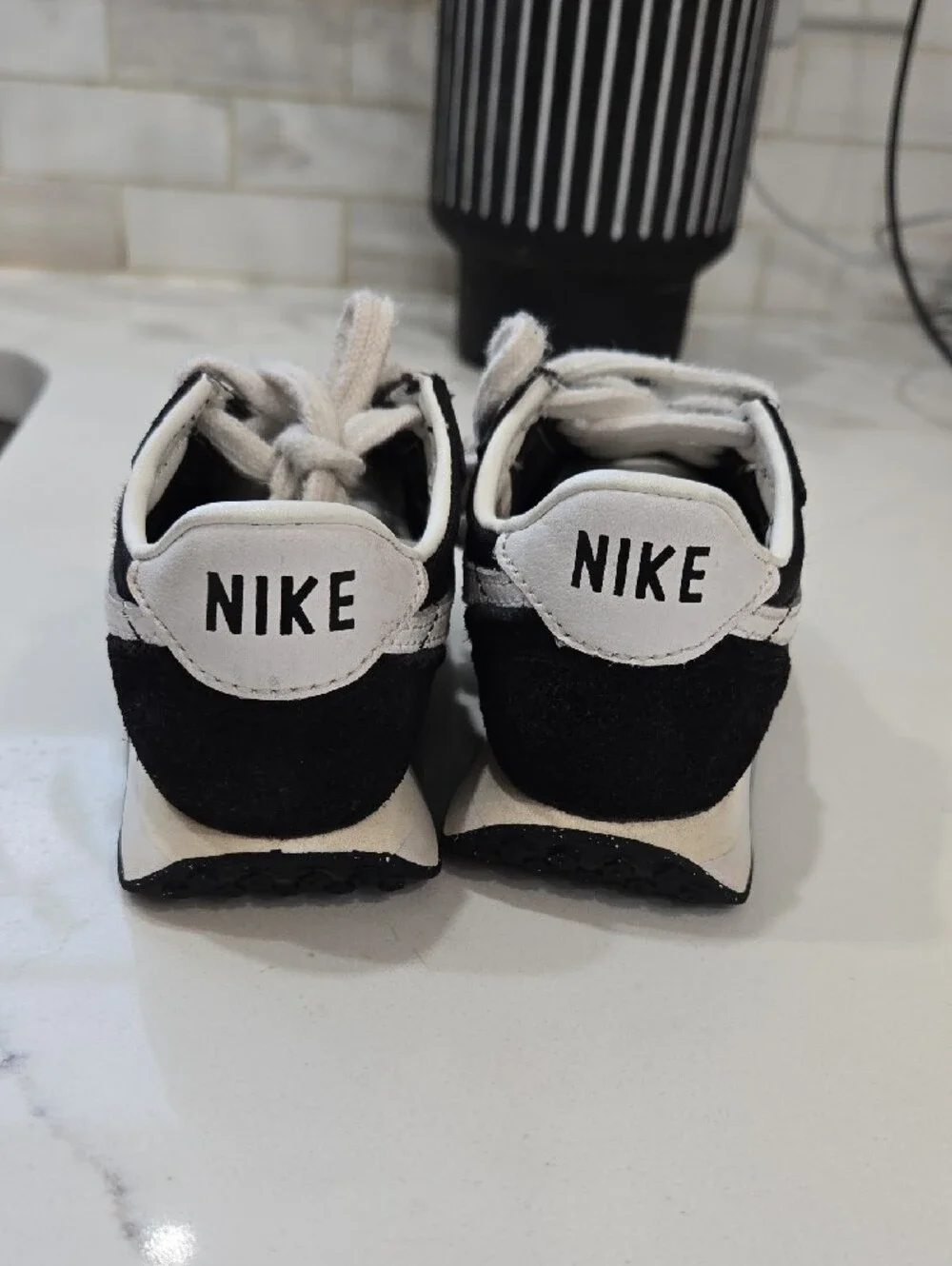 Nike Toddler Waffle Trainer2 Black and White
